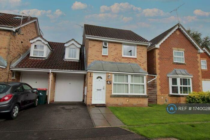 3 Bedroom End Of Terrace House To Rent In Franklin Road, Crawley, RH10
