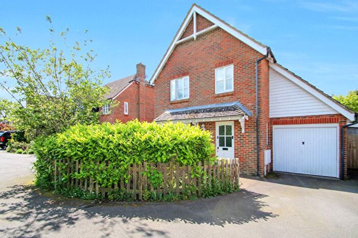 3 Bedroom Detached House For Sale In William Judge Close, Tenterden, TN30