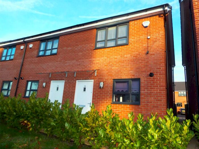 Houses for sale & to rent in M7 4YG, Brackenhurst Drive, Cheetham Salford