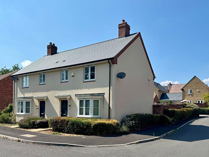 3 Bedroom Semi Detached House To Rent In Hobbs Road, Faringdon, SN7