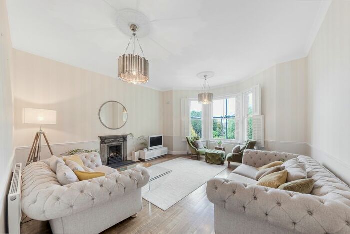 3 Bedroom Flat To Rent In Kidbrooke Park Road, London, SE3