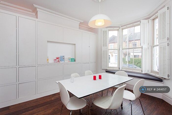 3 Bedroom Maisonette To Rent In Taybridge Road, London, SW11