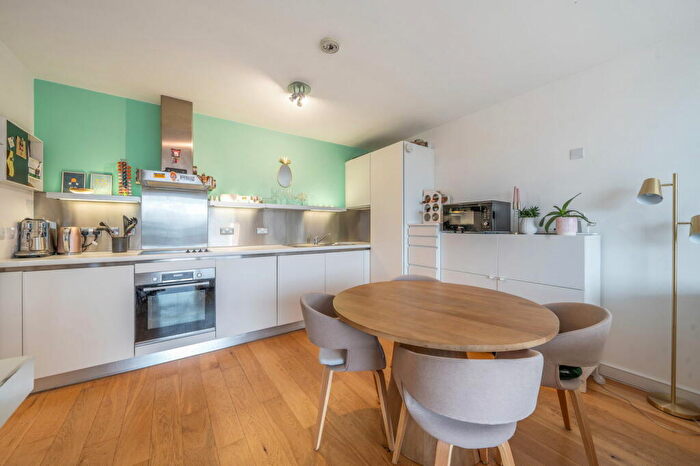 2 Bedroom Apartment For Sale In Steedman Street, London, SE17