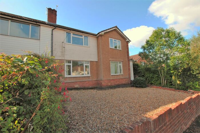 2 Bedroom Maisonette To Rent In Pennant Crescent, Lakeside, Cardiff, CF23