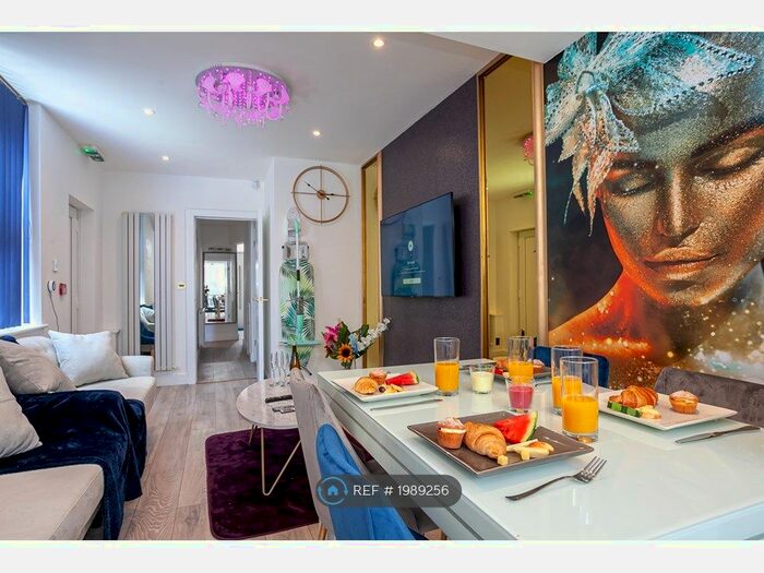 7 Bedroom Terraced House To Rent In Albion Road, Manchester, M14