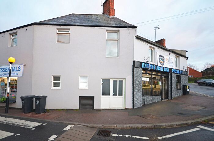 2 Bedroom Flat To Rent In High Street, Raunds, Northamptonshire, NN9