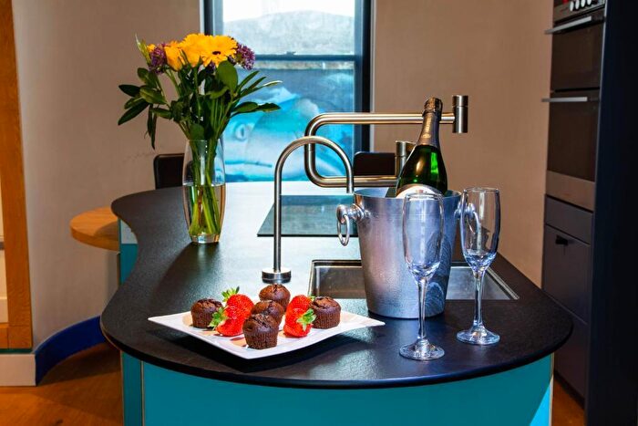 6 Bedroom Terraced House For Sale In Broad Street, Brighton, BN2