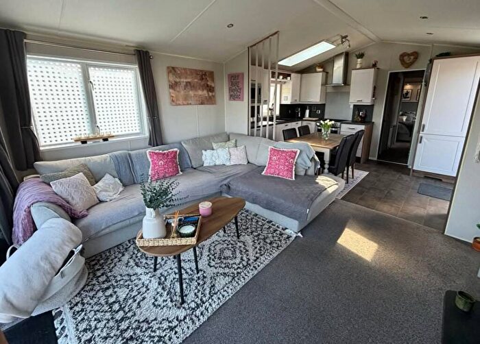 2 Bedroom Caravan For Sale In Flag Hill, Great Bentley, Colchester, CO7