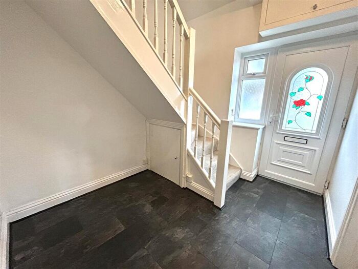 2 Bedroom Chalet To Rent In London Road, Benfleet, SS7