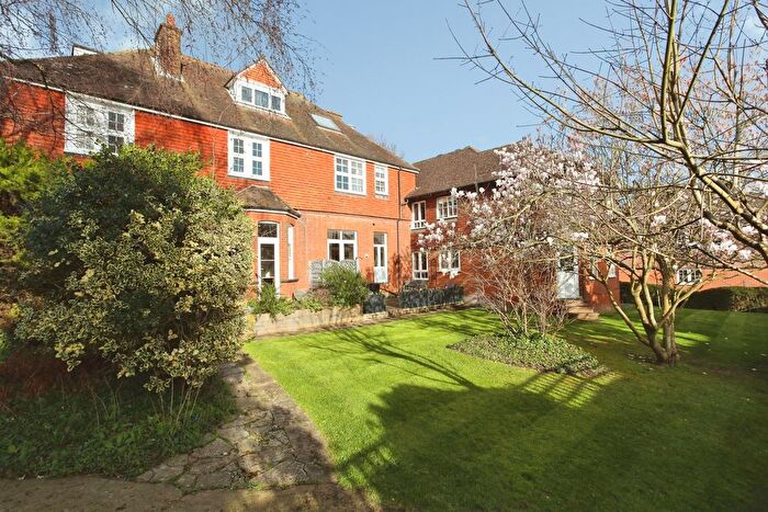 1 Bedroom Flat For Sale In London Road, Tonbridge, Kent, TN10