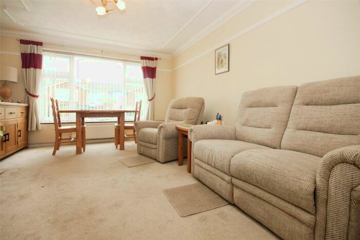 2 Bedroom Bungalow For Sale In Long Meadow Drive, Wickford, Essex, SS11