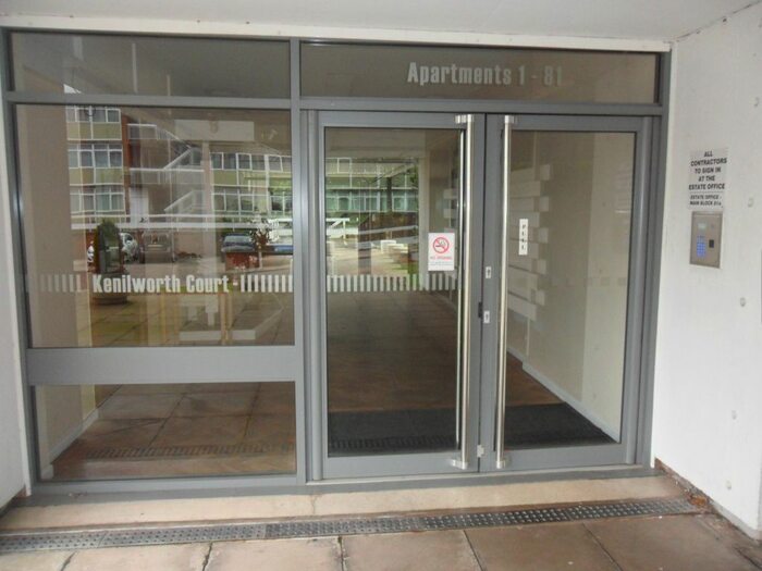 2 Bedroom Flat To Rent In Kenilworth Court, Styvechale, CV3