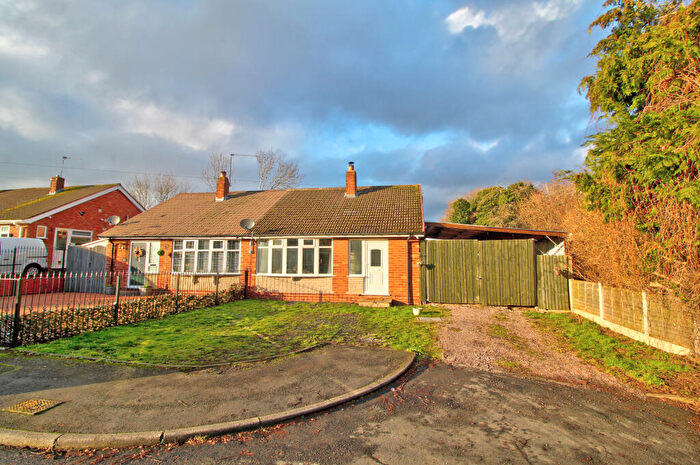 2 Bedroom Semi-Detached Bungalow For Sale In Belvedere Close, Kingswinford, DY6