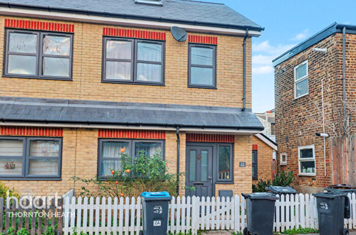 3 Bedroom End Of Terrace House For Sale In Zion Place, Thornton Heath, CR7