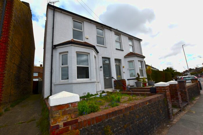 3 Bedroom Terraced House To Rent In Ramsgate Road, Margate, CT9
