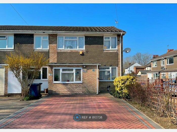 3 Bedroom Semi-Detached House To Rent In Little Reeves Avenue, Amersham, HP7