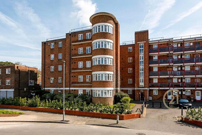 3 Bedroom Flat To Rent In Glenbuck Road Surbiton, KT6