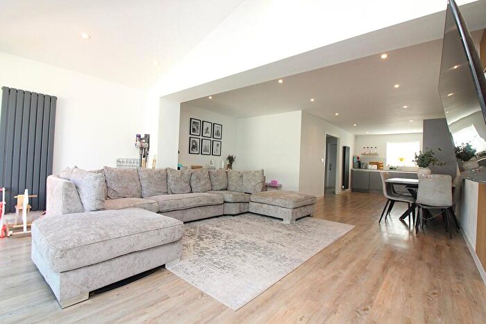 3 Bedroom End Of Terrace House For Sale In Angelica Avenue, Stotfold, Hitchin, SG5