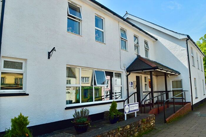 1 Bedroom Flat To Rent In High Street, Honiton, Devon, EX14