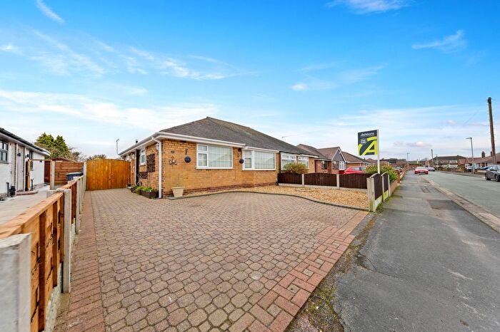 2 Bedroom Semi Detached Bungalow For Sale In Thorn Road, Paddington, WA1