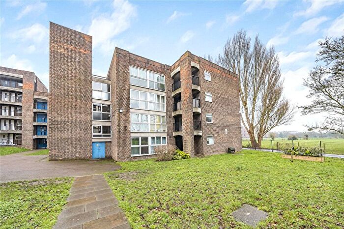 1 Bedroom Flat To Rent In Harris Close, Hounslow, TW3