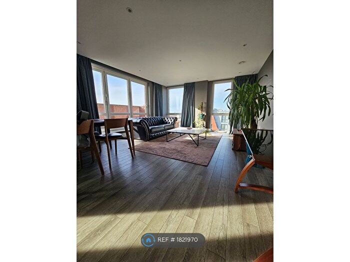 3 Bedroom Flat To Rent In Gaumont Place, London, SW2