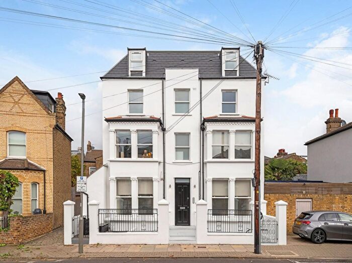 2 Bedroom Flat For Sale In Rossiter Road, SW12