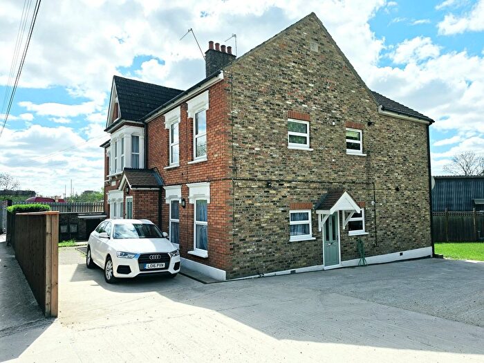 2 Bedroom Flat To Rent In Horsenden Lane North, Greenford, UB6