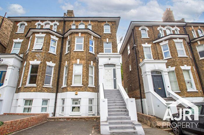 2 Bedroom Flat To Rent In Foots Cray Road Eltham, SE9