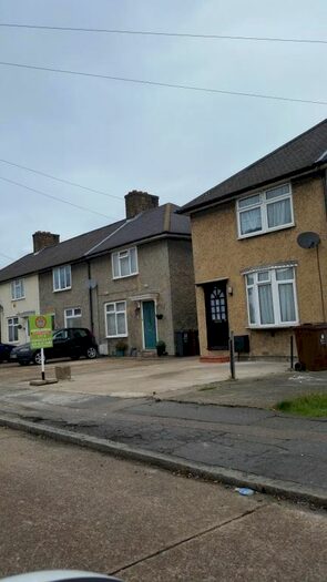 3 Bedroom End Of Terrace House To Rent In Harrold Road, Becontree, Dagenham, RM8