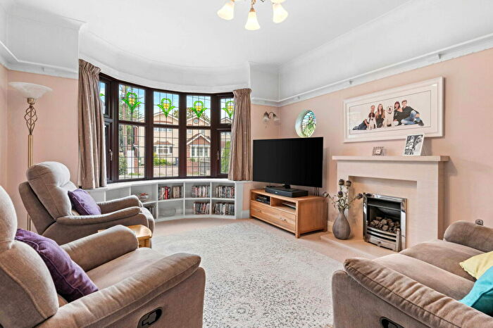 4 Bedroom Detached House For Sale In Great Wheatley Road, Rayleigh, SS6