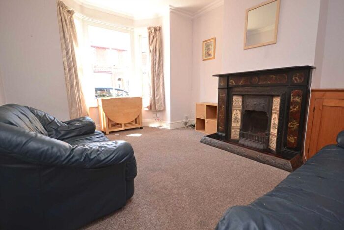 4 Bedroom Terraced House To Rent In Donnington Road, Reading, RG1