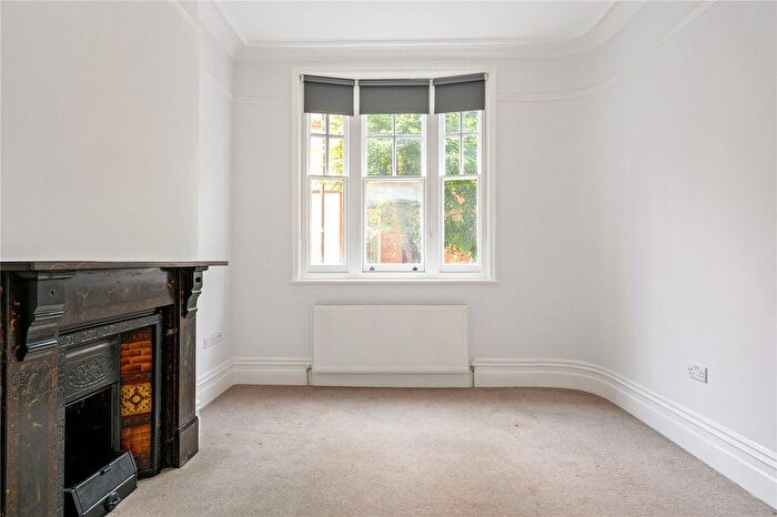 3 Bedroom Flat To Rent In Handel Street, London, WC1N