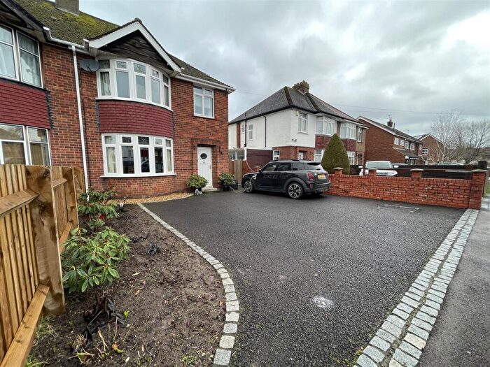 3 Bedroom Semi Detached House For Sale In Barnwood Avenue, Gloucester, GL4