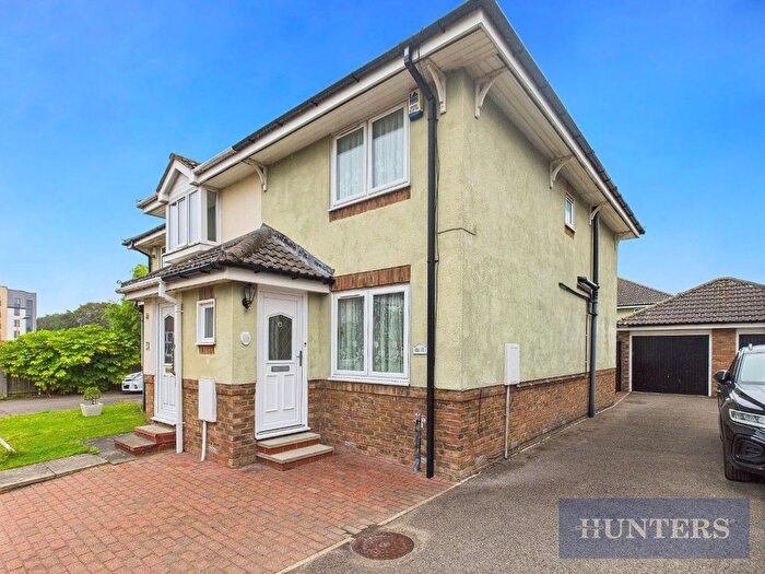 2 Bedroom End Of Terrace House For Sale In Cavalry Court, Scarborough, YO12