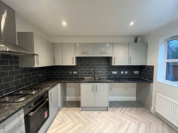 3 Bedroom Town House To Rent In Gatcombe Way, Priorslee, Telford, Shropshire, TF2