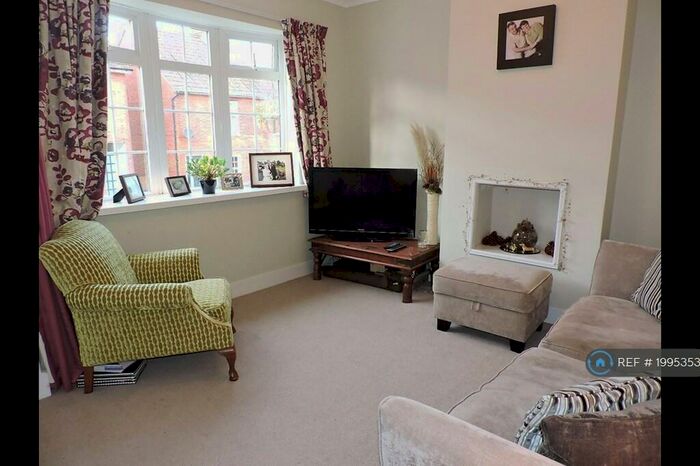2 Bedroom Terraced House To Rent In College Glen, Maidenhead, SL6