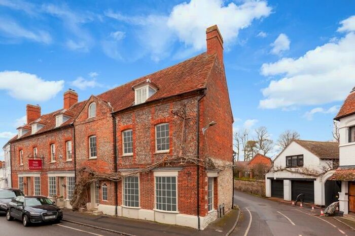 2 Bedroom End Of Terrace House To Rent In High Street, Dorchester, OX10