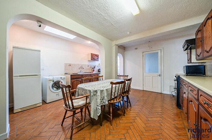3 Bedroom Terraced House For Sale In Beatrice Street, Gorse Hill, Swindon, SN2
