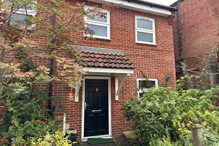 3 Bedroom House To Rent In White Swan Walk, NR2