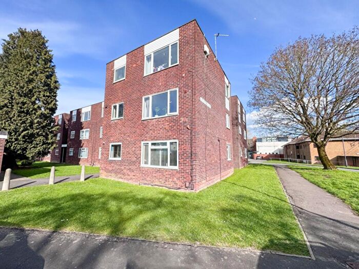 2 Bedroom Apartment For Sale In Blakeney Road, Patchway, Bristol, BS34