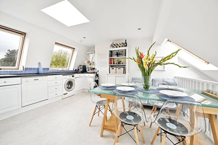 2 Bedroom Flat To Rent In Bronsart Road, Fulham, London, SW6
