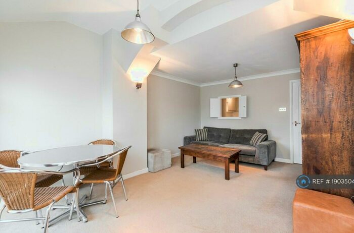 1 Bedroom Flat To Rent In Mast Court, London, SE16