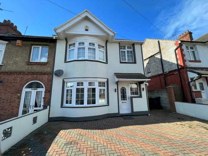 3 Bedroom Property To Rent In Durbar Road, Luton, LU4