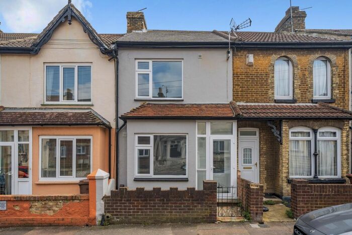 2 Bedroom Terraced House To Rent In Canterbury Street Gillingham, ME7