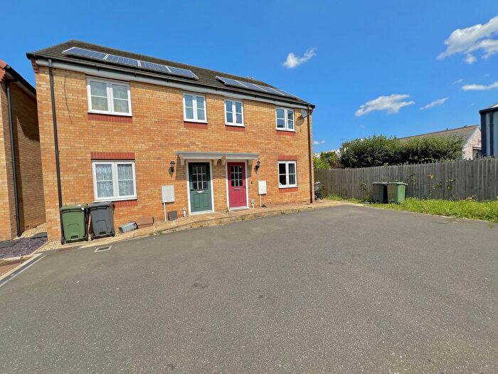3 Bedroom Semi-Detached House For Sale In Abingdon Close, Eye, Peterborough, PE6