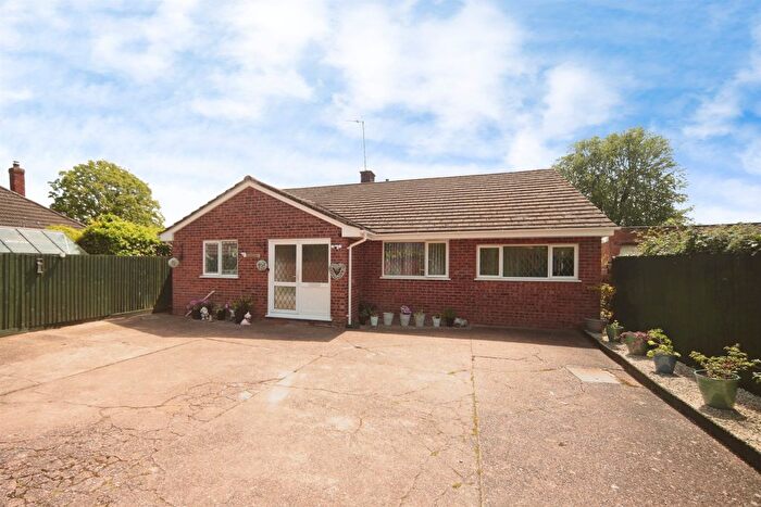 4 Bedroom Detached Bungalow For Sale In Lipe Lane, Henlade, Taunton, TA3