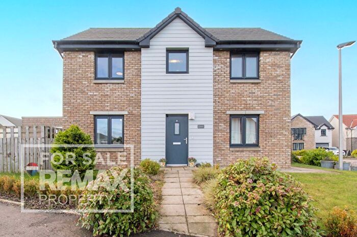 3 Bedroom Detached House For Sale In Seven Wells Crescent, East Calder, Livingston, EH53