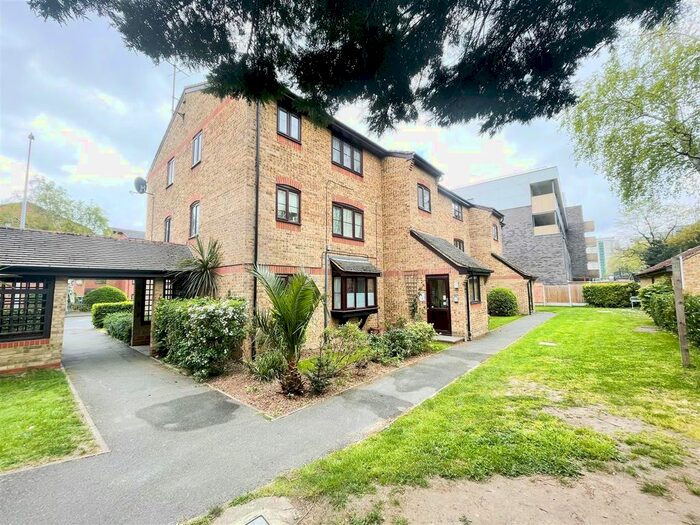 Studio To Rent In Wyvern House, Bridge Road, Grays, RM17