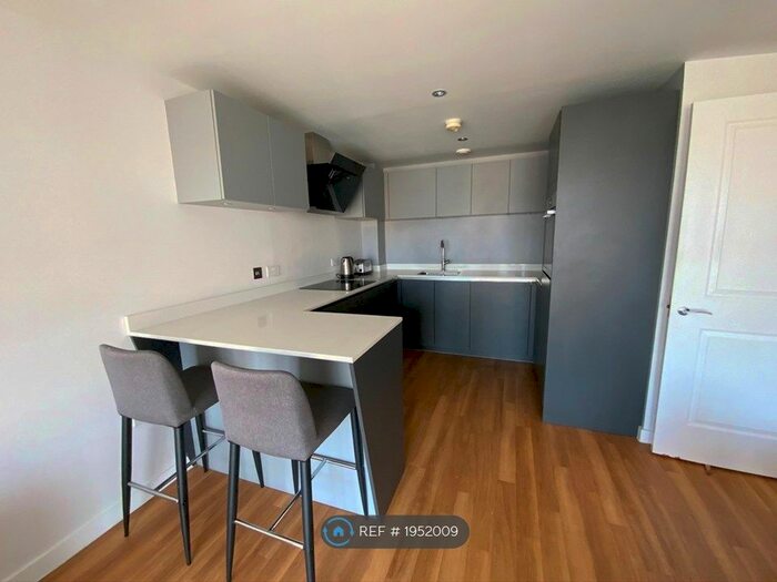 2 Bedroom Flat To Rent In Bassett House, London, SW19